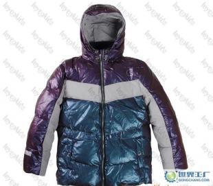 解讀紫紅油綠條紋童裝羽絨服的時尚表達與代銷商機